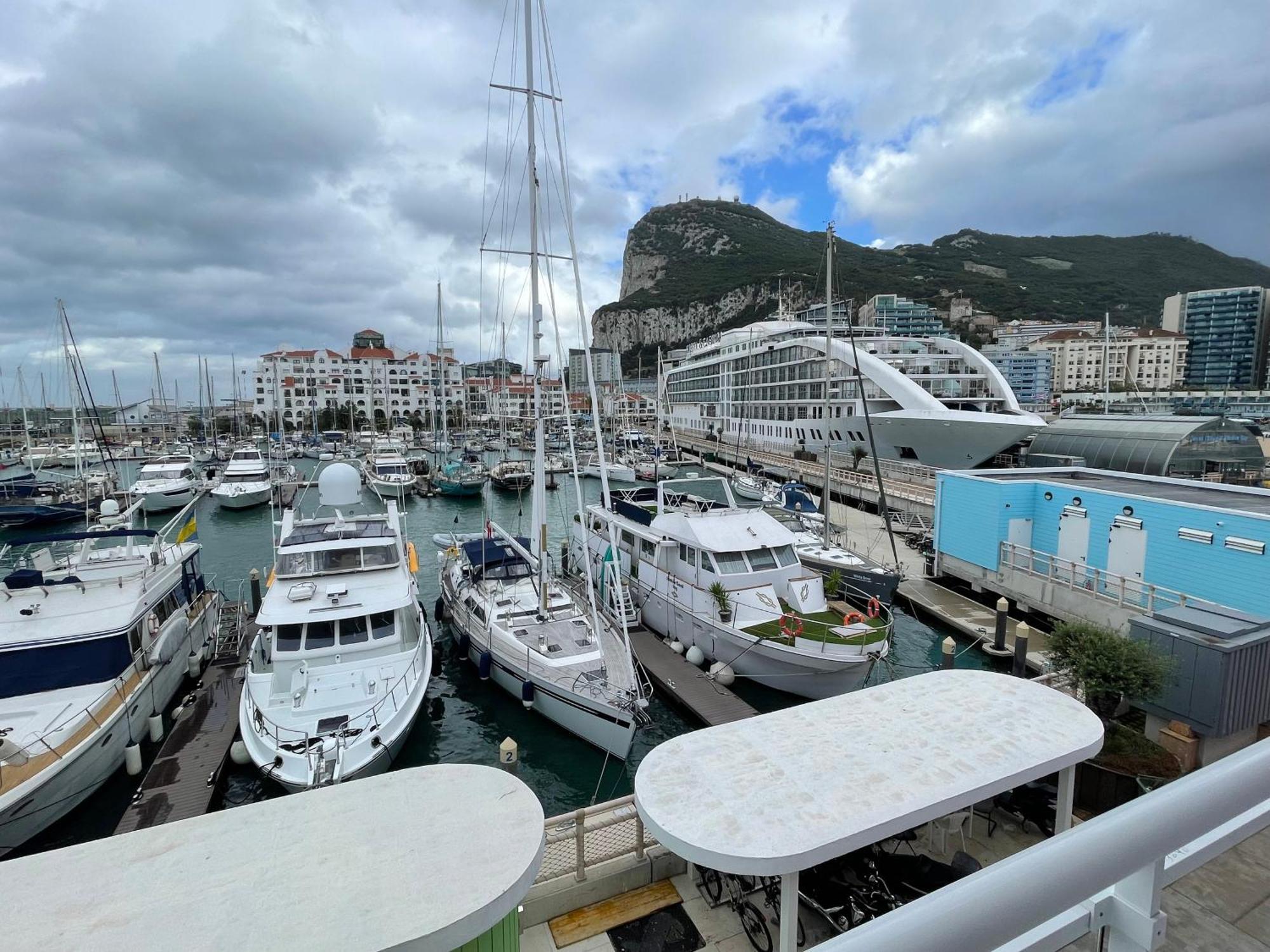 Deluxe Marina View Seafront Gibraltar Stay Екстериор снимка